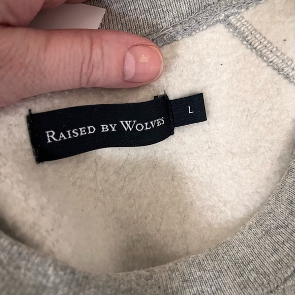 Raised by wolves trillium crewneck RARE - Picture 5 of 5